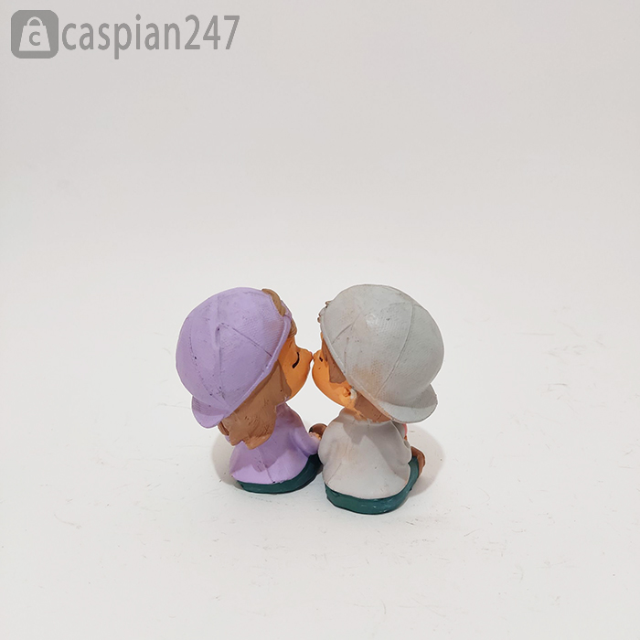 دکوری فانتزی دختر و پسر بوسه