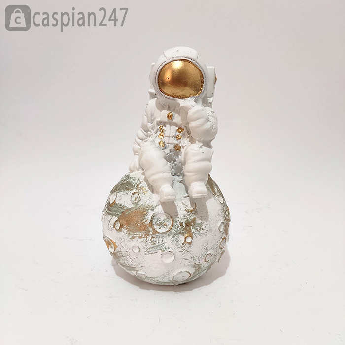 دکوری فانتزی فضانورد ماه نشین