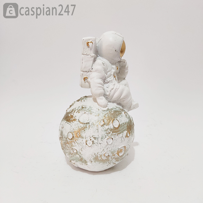 دکوری فانتزی فضانورد ماه نشین