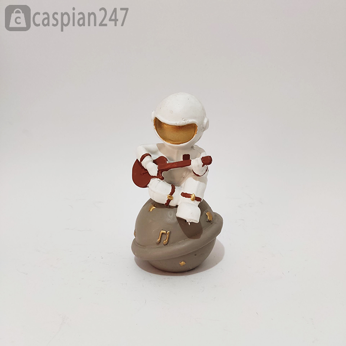 دکوری فانتزی فضانورد گیتاریست